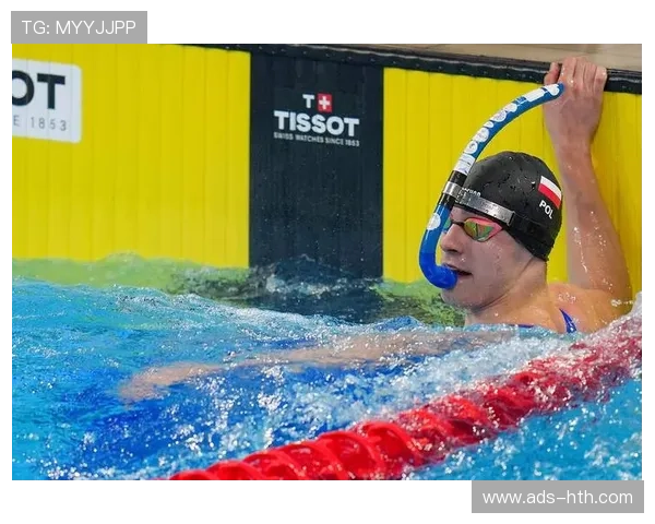 世运会德国选手破蹼泳接力世界纪录，队员赛后相拥