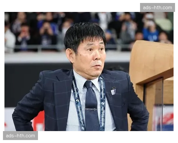 森保一的高位逼抢体系对中卫速度要求极高，板仓滉需应对欧美强队的长传反击。